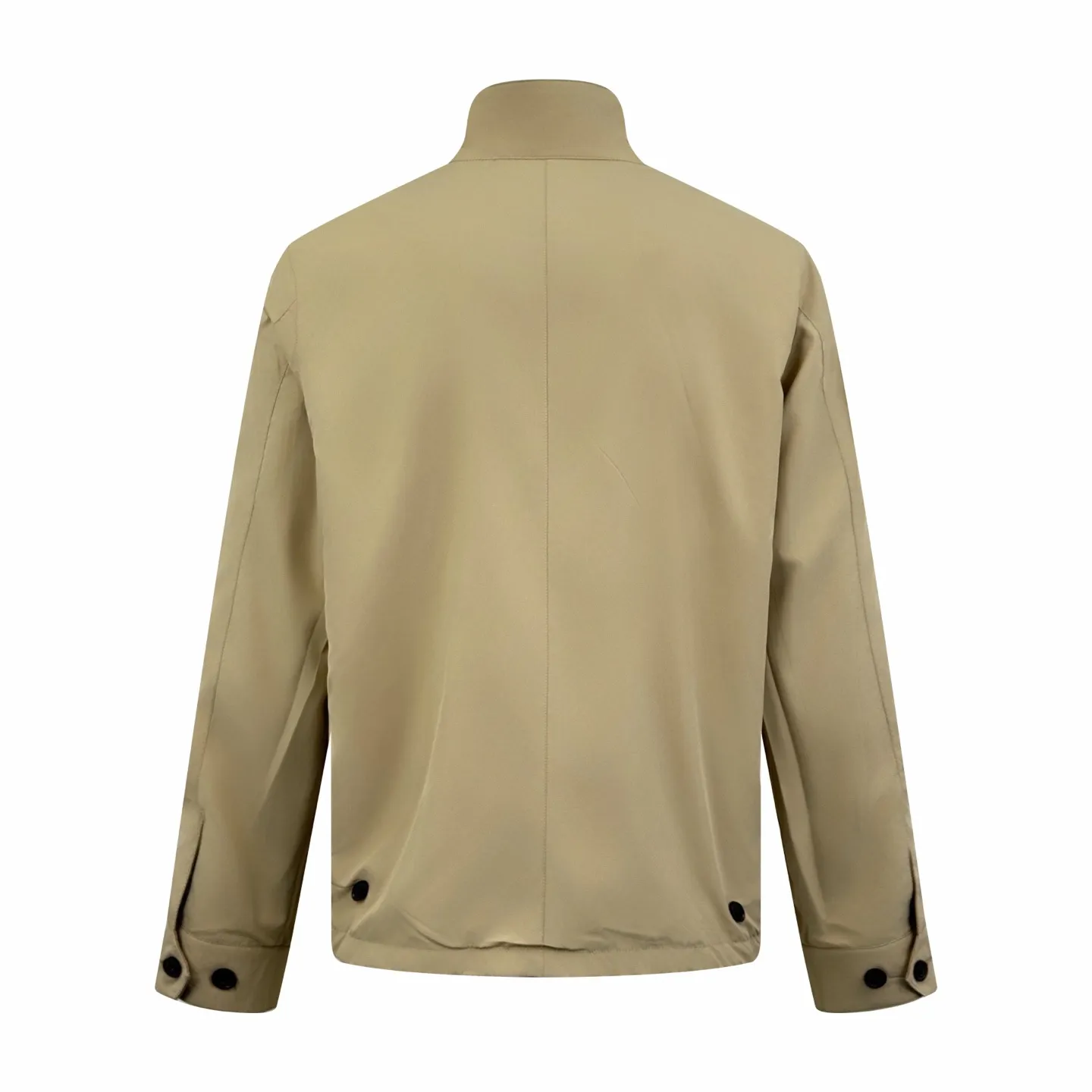P590 Ralph Lauren pony embroidered reversible jacket (khaki). Original purchase and development for RMB 3,990. The fabric is made of custom-made matte moire taffeta and twill jacquard brocade. It is light and tough, has a smooth drape, is comfortable and skin-friendly, and has a khaki brown tone. Calm and noble, twins in one suit. Unlimited style. One side is decorated with twill jacquard brocade and has its own retro filter, like an old-school gentleman's pocket watch gear. The other side is made of matte moiré taffeta, which brings a sense of relaxed breathing. It has a casual gene and is embellished with exquisite pony logo. It is highly recognizable. The classic stand-up collar is closed with three hidden button tabs. Simplicity controls complexity. The design philosophy hidden in the details. Double-sided style. Hidden old money and slack in one garment. Imported machine embroidery technology is used. Advanced computer control system and sophisticated mechanical components are used to realize the iconic pony embroidery operation with high precision. The lines are smooth and delicate. The template machine opens the bag. The preset template guides the position, shape and size of the bag. The accuracy ensures the quality of the bag opening effect. Ergonomic three-dimensional cutting returns to traditional craftsmanship through segmentation, folding, shrinking and stretching. The so-called slow work and fine work are the respect for the material. The pursuit of feel. The workmanship is complex and tedious. Slow aging. High loss. The fabrics have been washed. Better hand feel and texture. Not easy to deform and not easy to shrink. Not easy to fade and maintain long-lasting beauty. Size:S-M-L-XL